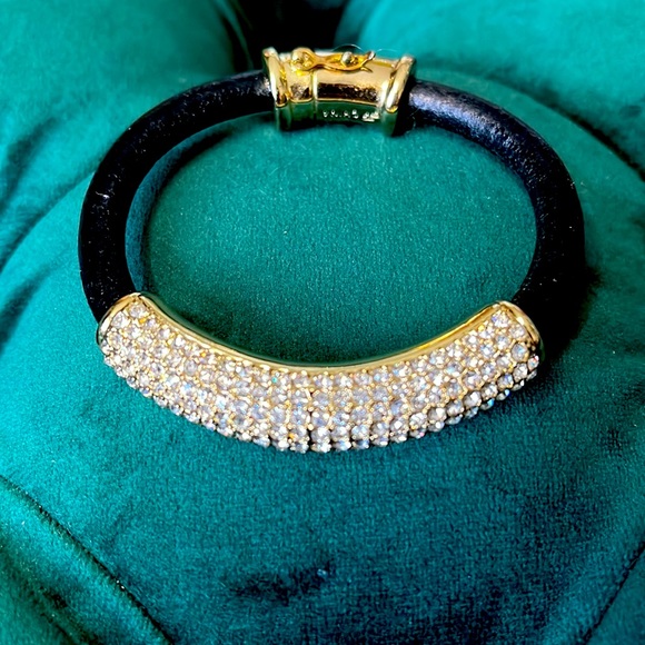 Joan Boyce Bracelet Set. White Crystals. For Small Wrist. - Picture 4 of 8